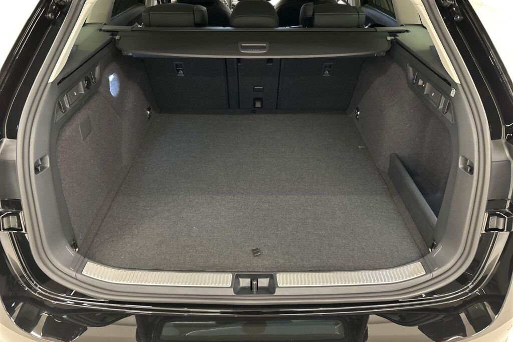 Skoda Superb 2026 Combi 1.5 TSI PHEV Style Explore DSG Autom.