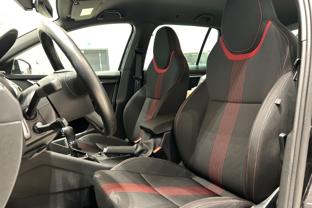 Skoda Octavia 2019 Combi 2,0 TDI 184 4x4 Style BusinessLine DSG Autom.