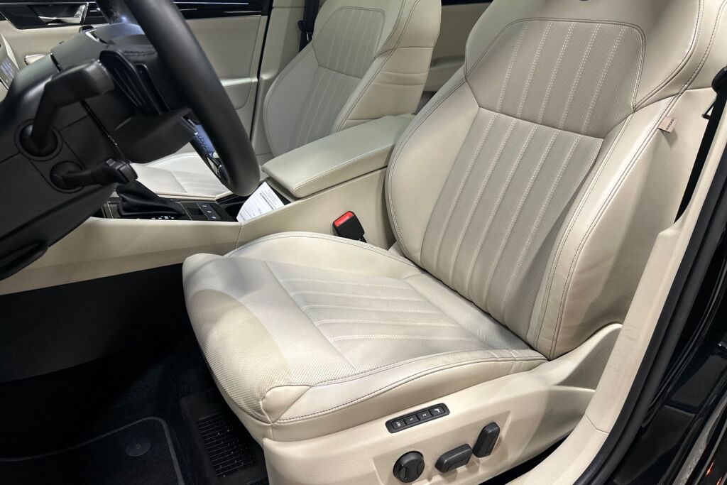 Skoda Superb 2024 Combi 1.4 TSI PHEV L&K iV BusinessLine DSG Autom.