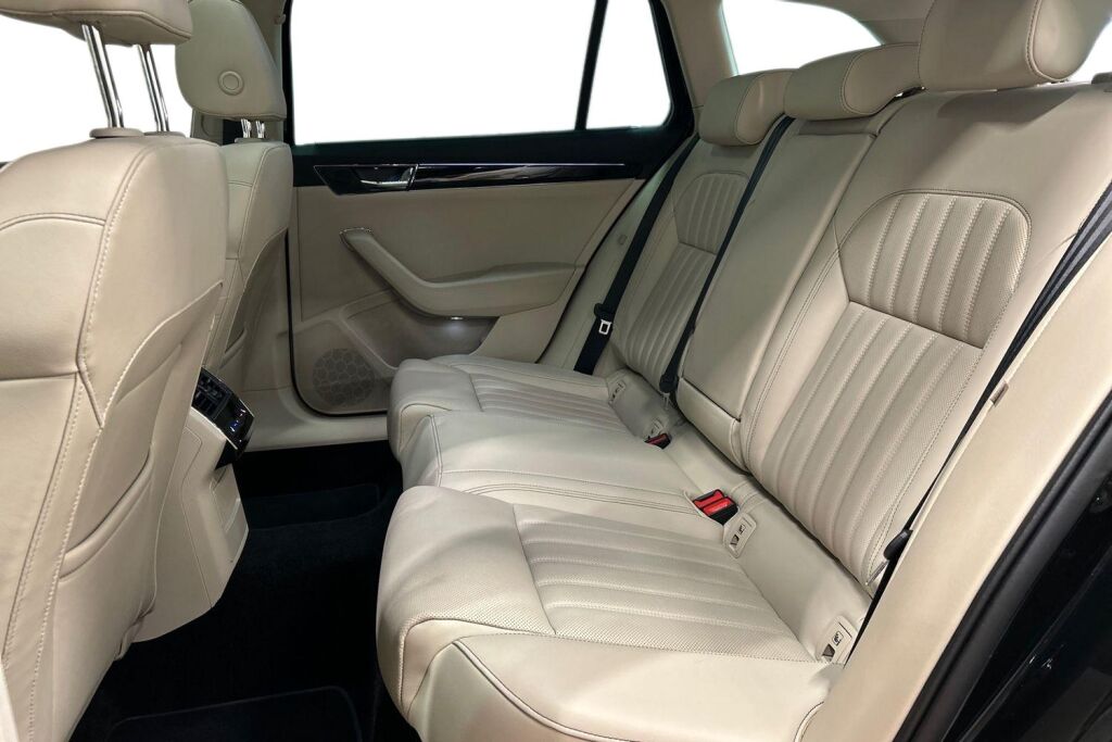 Skoda Superb 2024 Combi 1.4 TSI PHEV L&K iV BusinessLine DSG Autom.