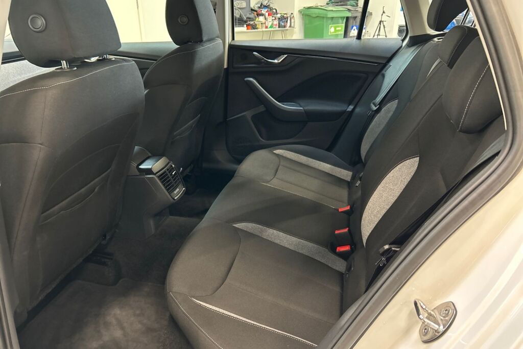 Skoda Kamiq 2024 1.0 TSI 116 Selection DSG Autom.