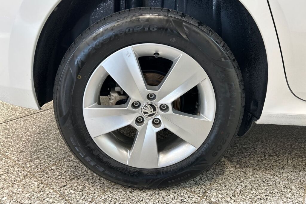 Skoda Kamiq 2024 1.0 TSI 116 Selection DSG Autom.