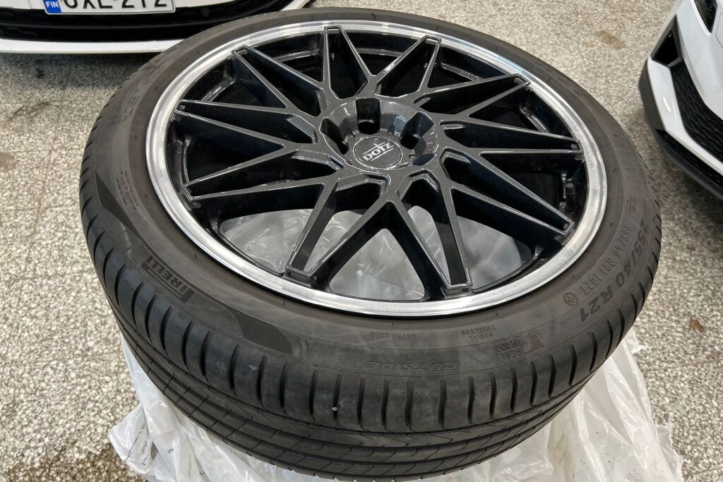 Skoda Enyaq 2023 Coupe 80x 4x4 RS iV