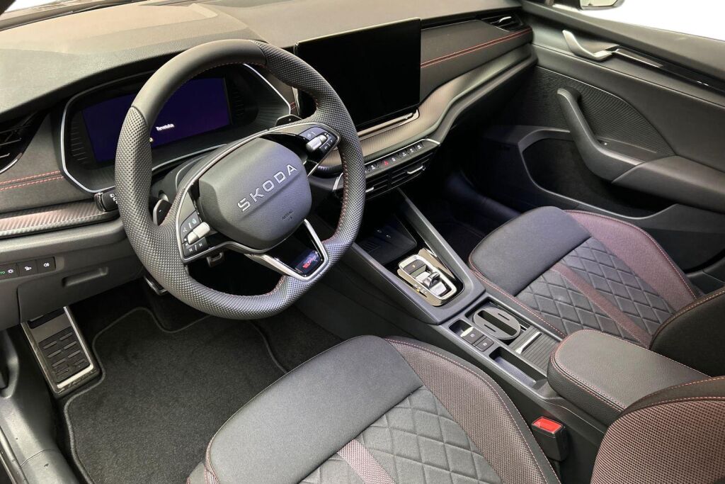 Skoda Octavia 2025 Combi 2.0 TSI RS DSG Autom.