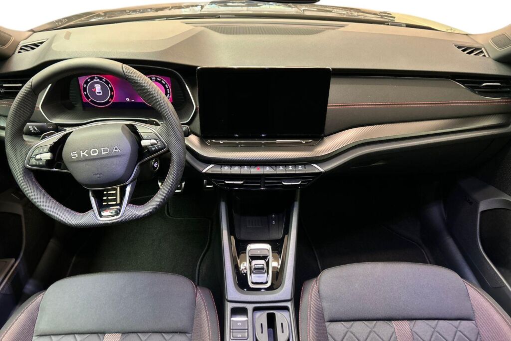 Skoda Octavia 2025 Combi 2.0 TSI RS DSG Autom.