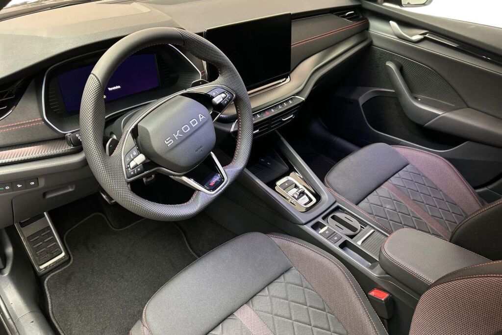 Skoda Octavia 2025 Combi 2.0 TSI RS DSG Autom.