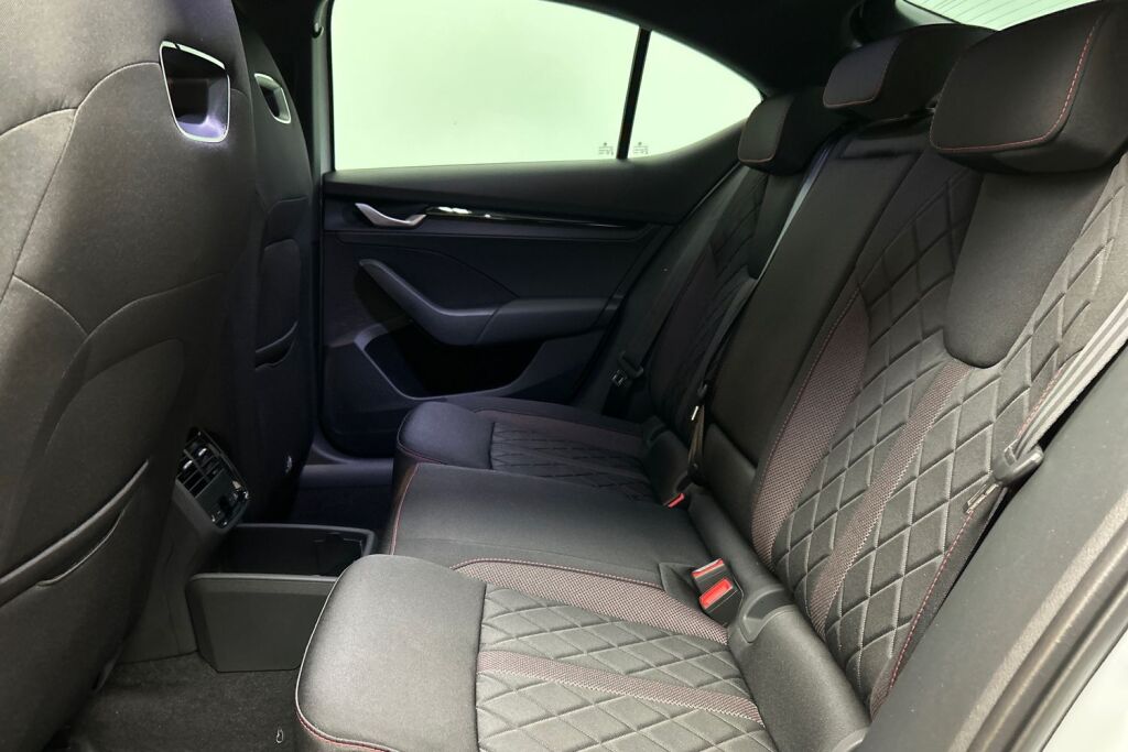 Skoda Octavia 2025 2.0 TSI RS DSG Autom.