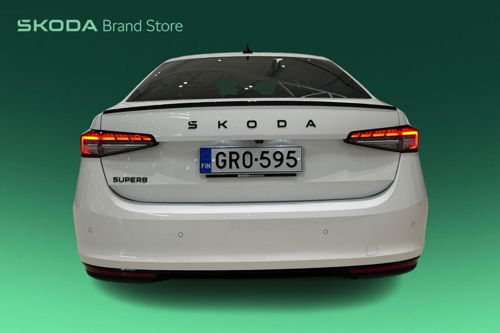Skoda Superb 2025 2.0 TSI 204 SportLine DSG Autom. Tehdastakuu 1/2030 tai 100tkm
