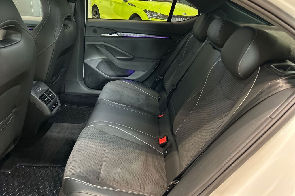 Skoda Superb 2025 2.0 TSI 204 SportLine DSG Autom.