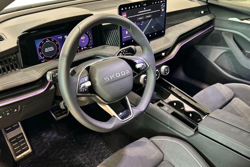 Skoda Superb 2025 2.0 TSI 204 SportLine DSG Autom.