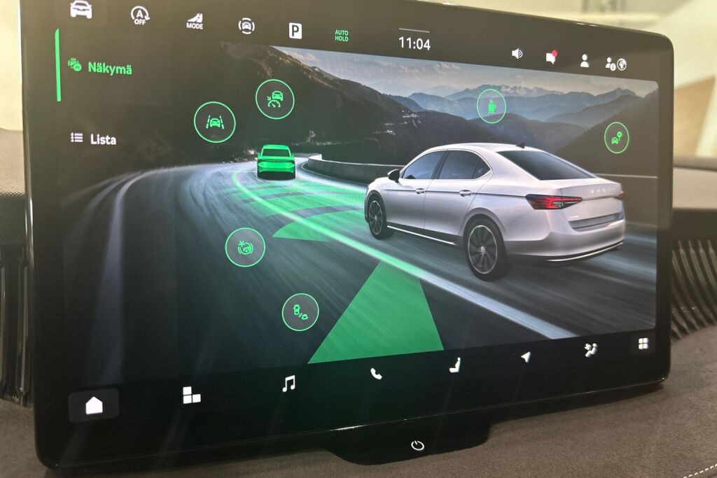 Skoda Superb 2025 2.0 TSI 204 SportLine DSG Autom. Tehdastakuu 1/2030 tai 100tkm