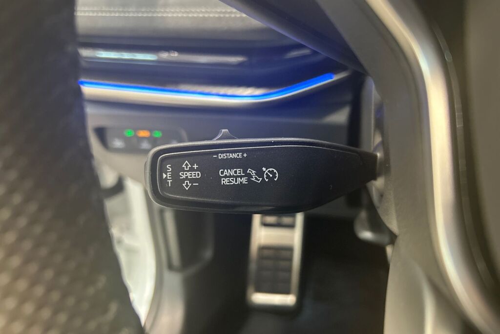 Skoda Superb 2025 2.0 TSI 204 SportLine DSG Autom. Tehdastakuu 1/2030 tai 100tkm