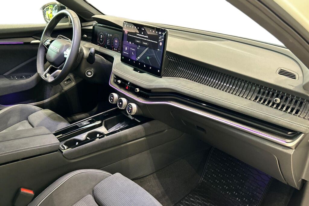 Skoda Superb 2025 2.0 TSI 204 SportLine DSG Autom.