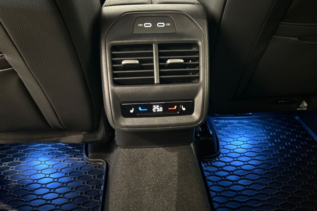 Skoda Superb 2025 2.0 TSI 204 SportLine DSG Autom. Tehdastakuu 1/2030 tai 100tkm