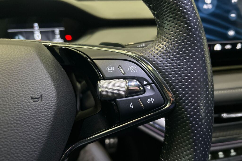 Skoda Enyaq 2022 80x 4x4 RS iV - ILMALÄMPÖPUMPPU - Tehdastakuu voimassa 02/2027