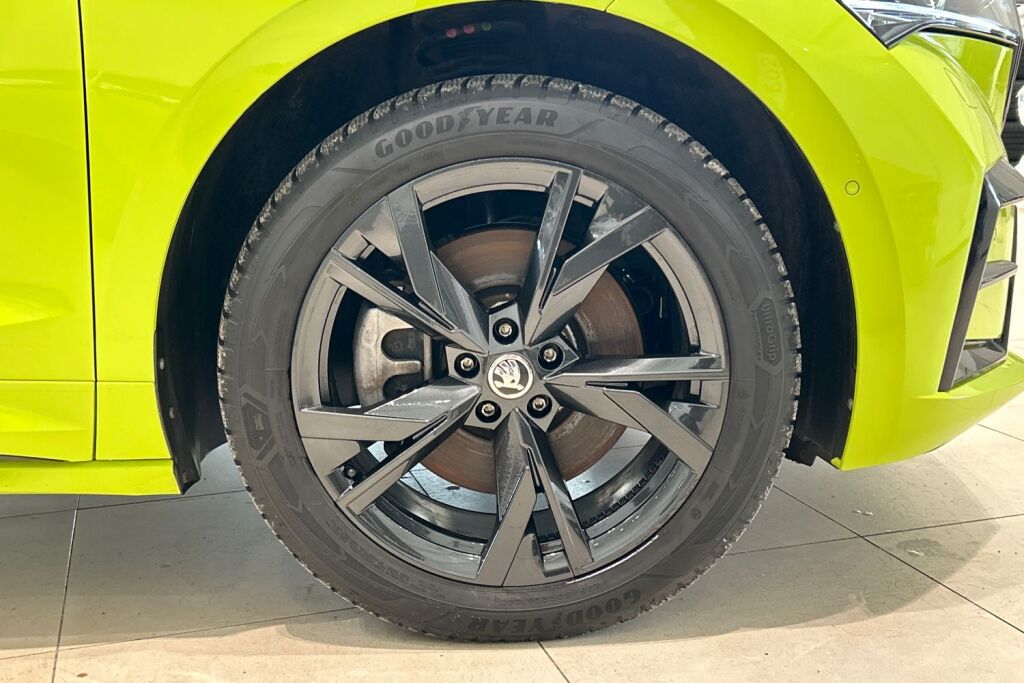 Skoda Enyaq 2023 80x 4x4 RS iV