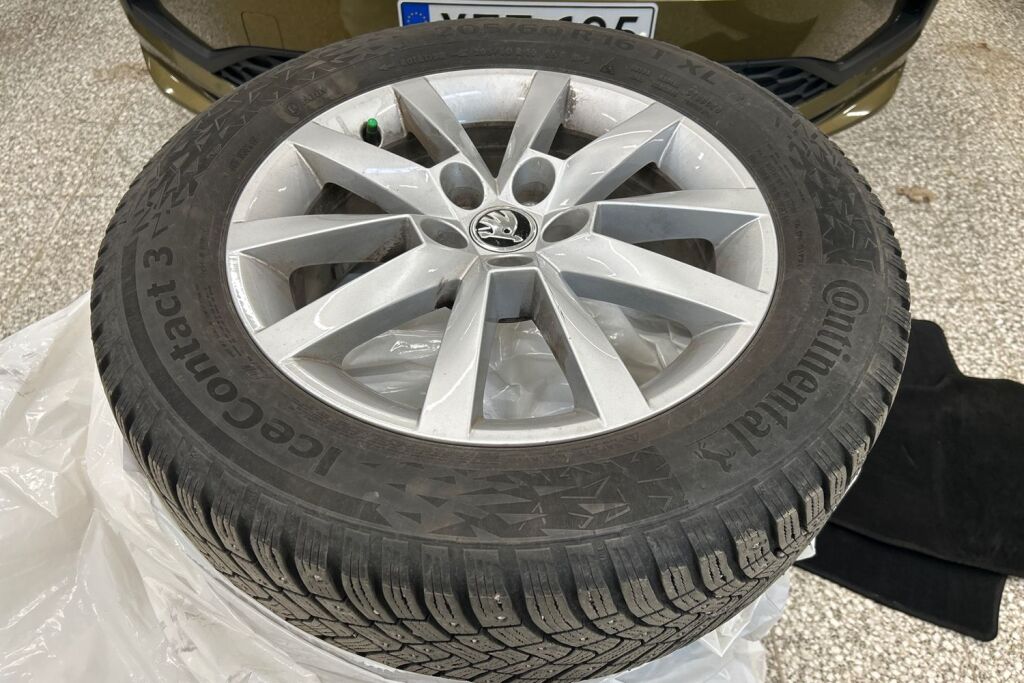 Skoda Kamiq 2022 1.0 TSI 110 Ambition