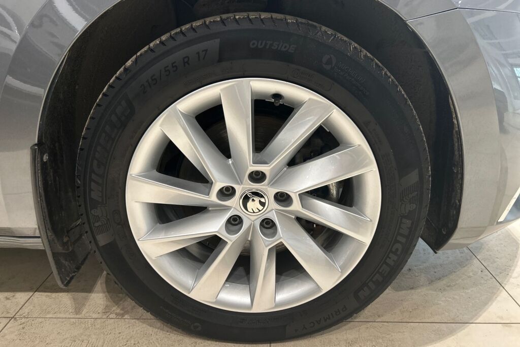 Skoda Superb 2023 Combi 1.4 TSI PHEV Ambition iV BusinessLine DSG Autom.