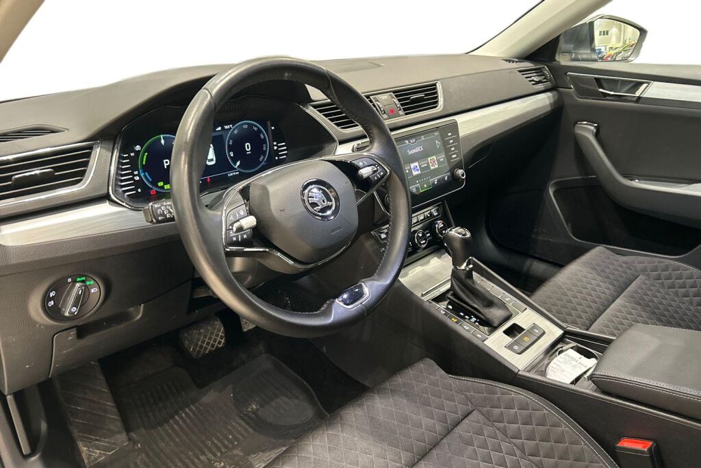 Skoda Superb 2023 Combi 1.4 TSI PHEV Ambition iV BusinessLine DSG Autom.