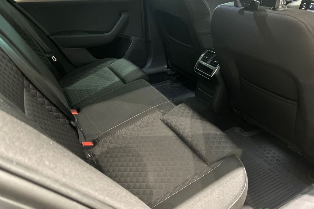 Skoda Superb 2023 Combi 1.4 TSI PHEV Ambition iV BusinessLine DSG Autom.