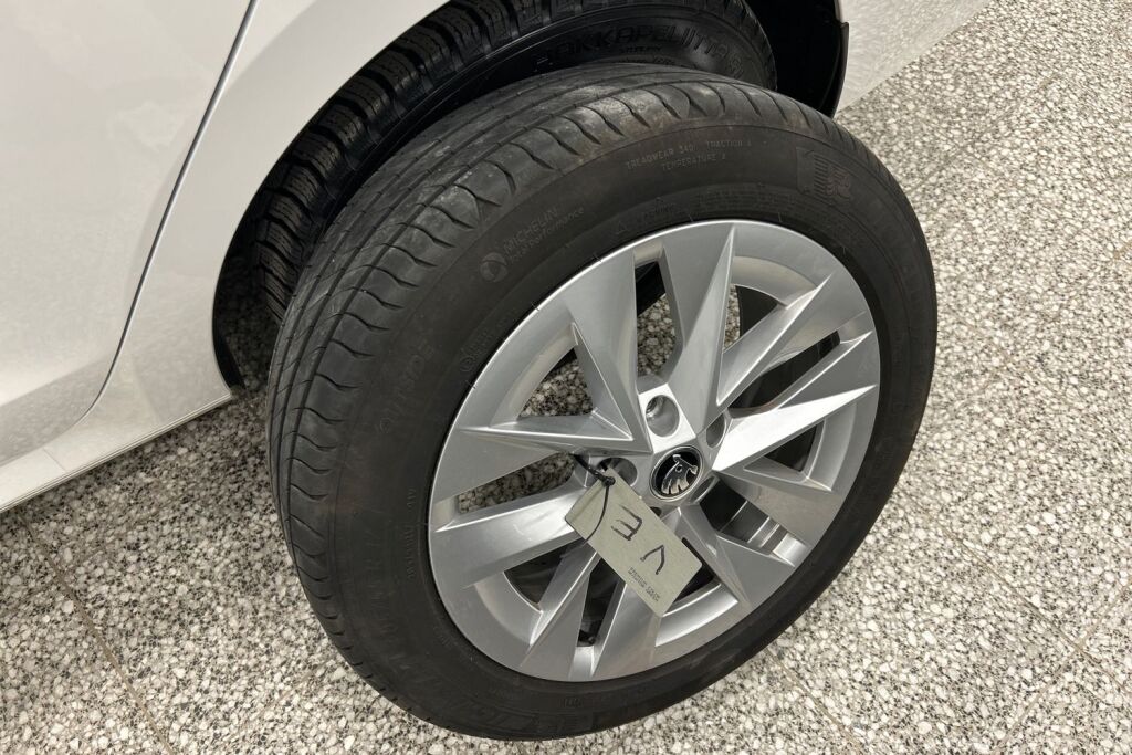 Skoda Octavia 2024 Combi 1.5 TSI 116 Selection eTEC DSG Autom.