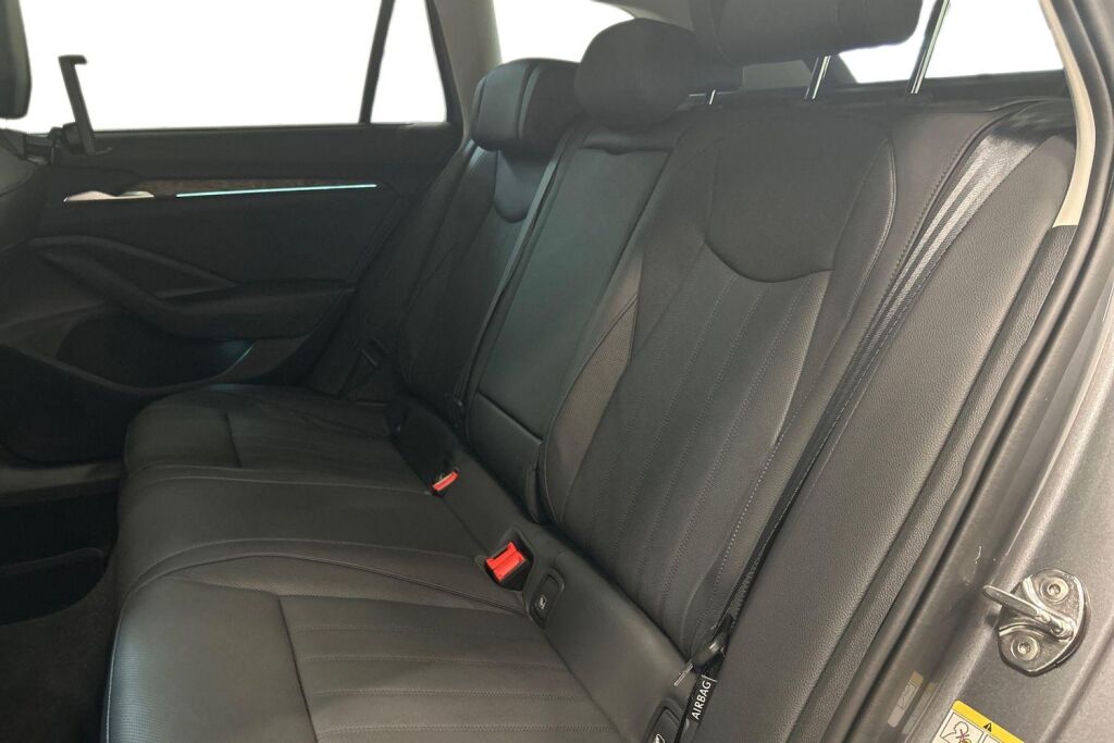 SKODA Superb Combi B9 2024 Combi 2.0 TDI 193 4x4 L&K DSG Autom.