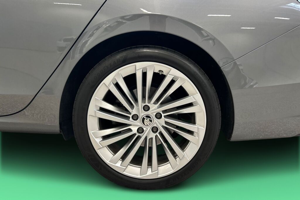 SKODA Superb Combi B9 2024 Combi 2.0 TDI 193 4x4 L&K DSG Autom.
