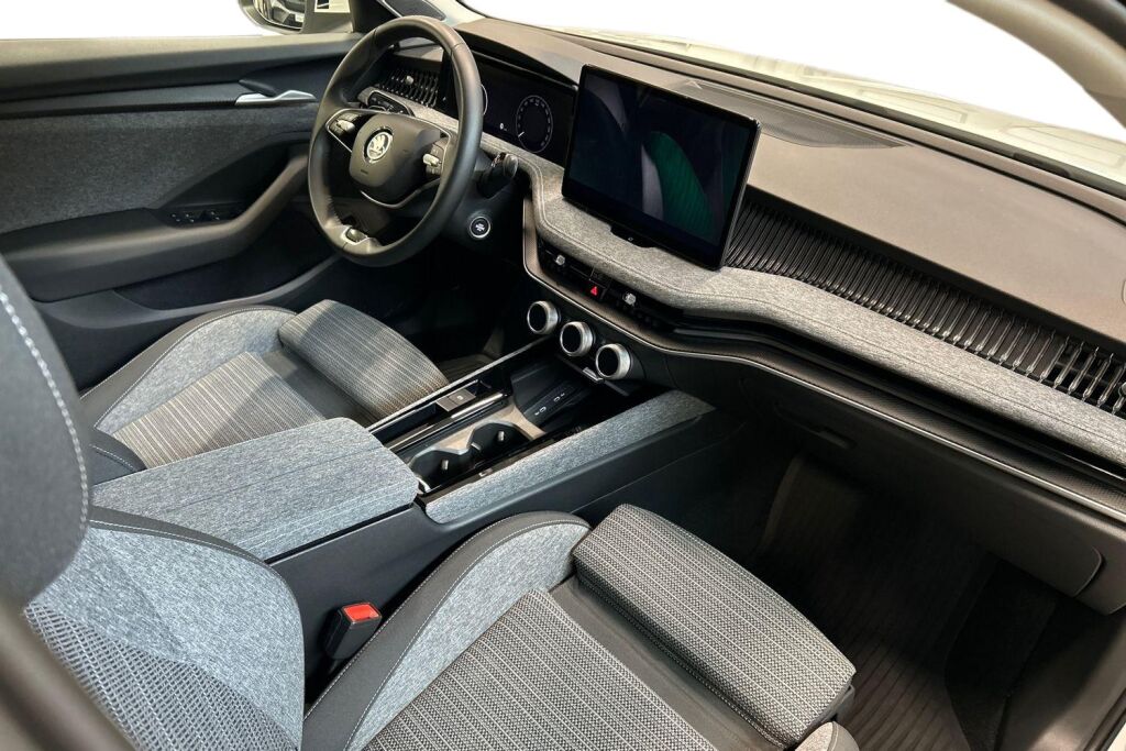 SKODA SUPERB 2025 1.5 TSI eTEC Style DSG Autom.