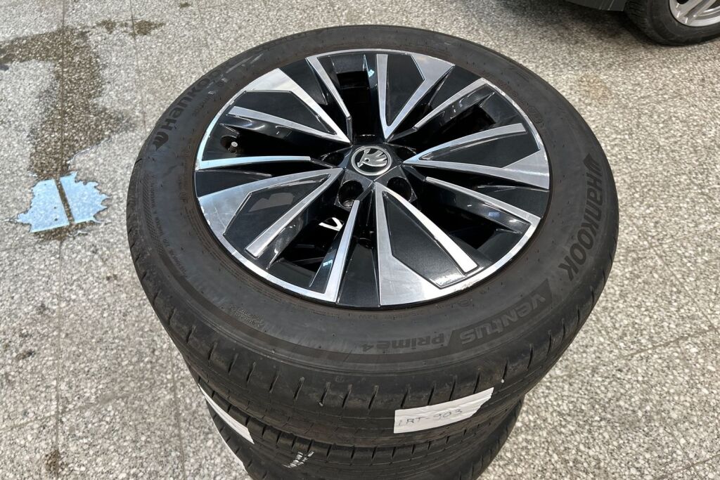 SKODA SUPERB 2025 1.5 TSI eTEC Style DSG Autom.