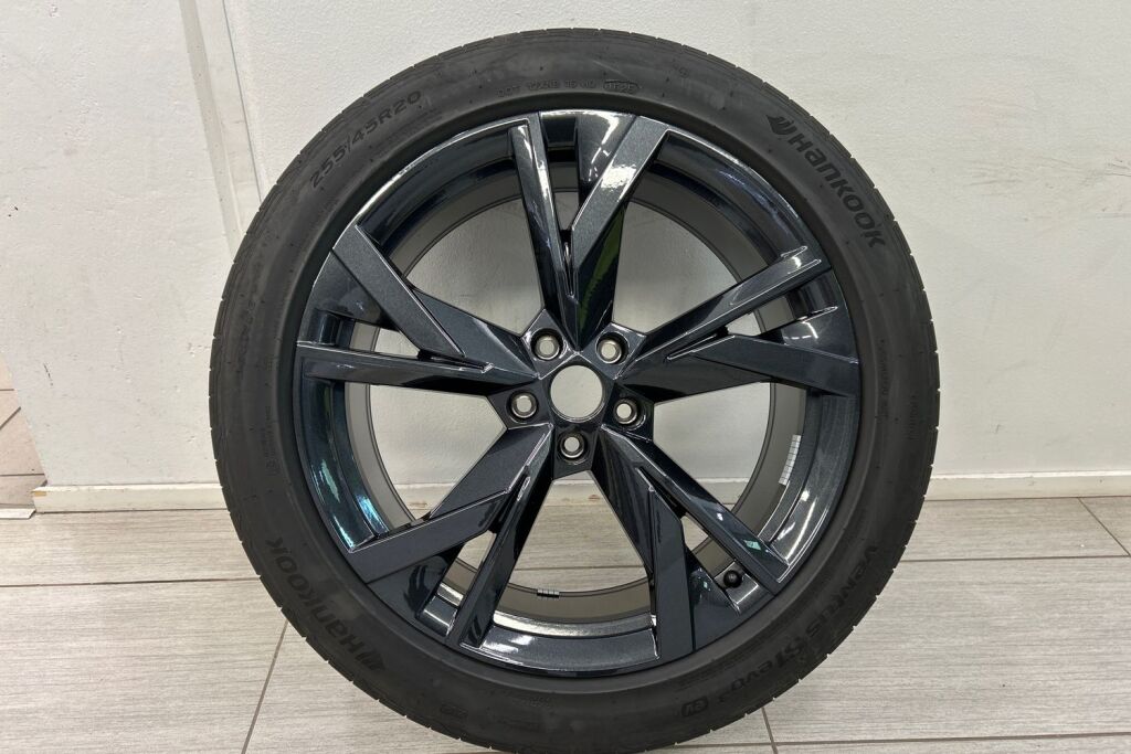 Skoda Elroq 2025 85x 4x4 RS