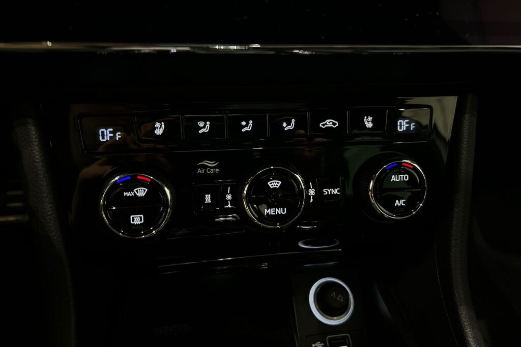 Skoda Superb 2018 2,0 TSI 220 L&K BusinessLine DSG Autom.