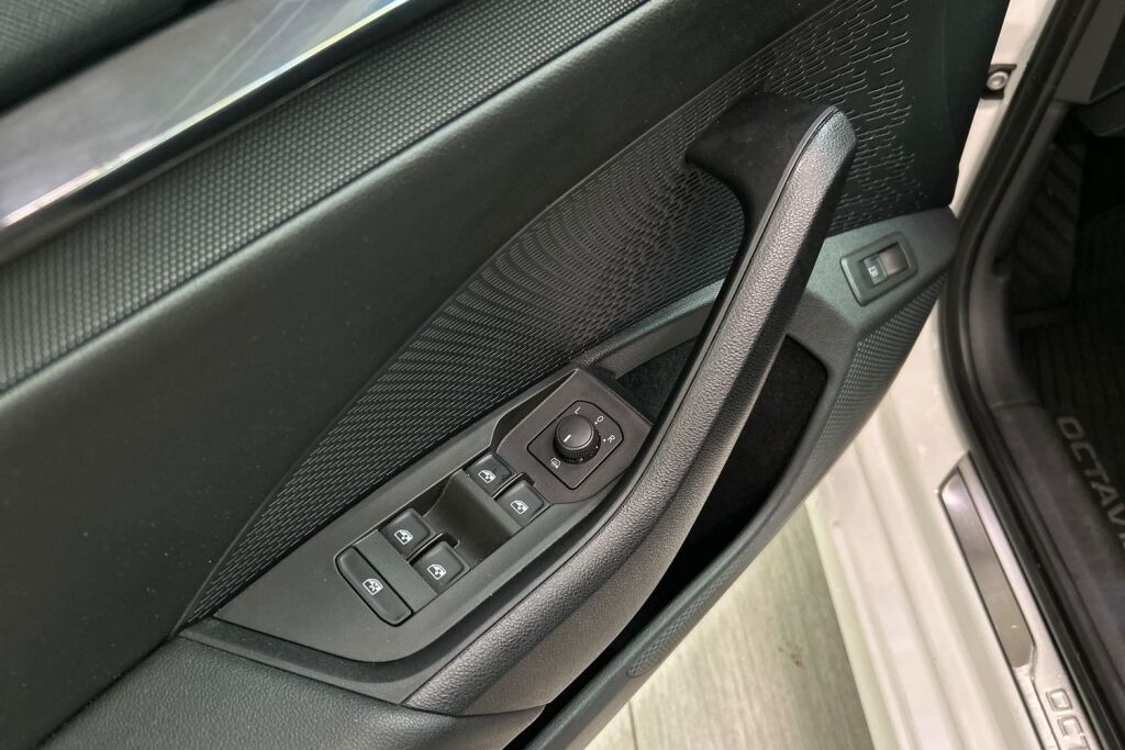 SKODA Octavia 2021 1,4 TSI PHEV Ambition iV DSG Autom.