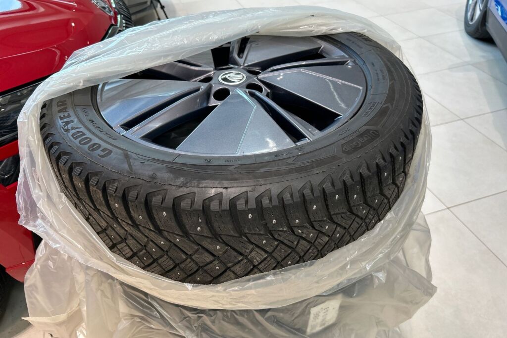Skoda Enyaq 2023 80x 4x4 iV