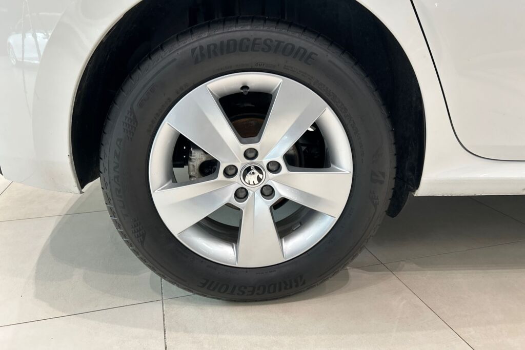 Skoda Kamiq 2024 1.0 TSI 116 Selection DSG Autom.