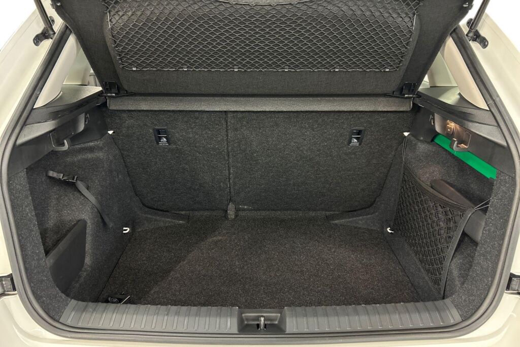 SKODA Kamiq 2024 1.0 TSI 116 Selection DSG Autom.