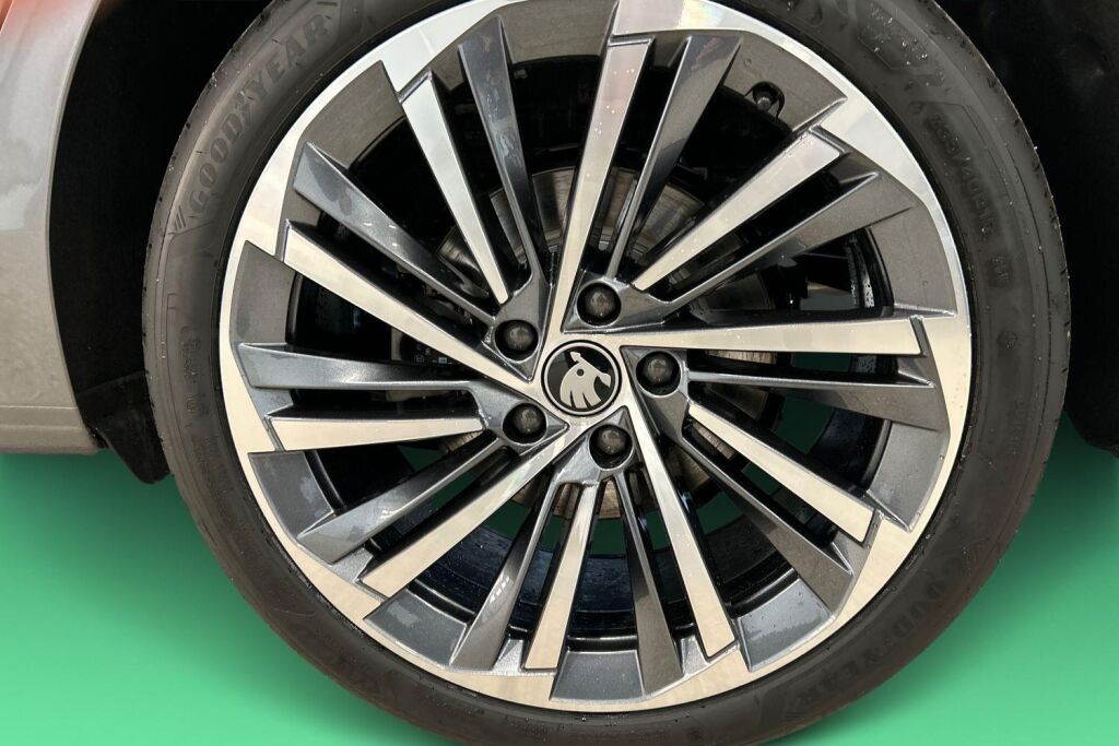 Skoda Superb 2025 Combi 1.5 TSI PHEV L&K Explore DSG Autom.