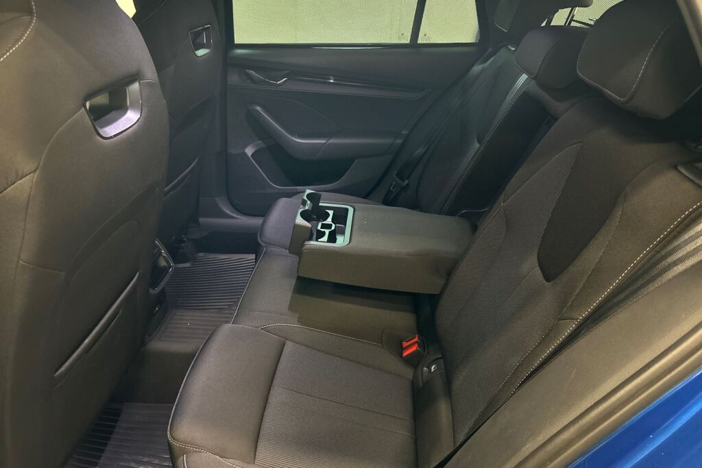 SKODA OCTAVIA 2022 Combi 1.0 TSI Ambition eTEC DSG Autom.