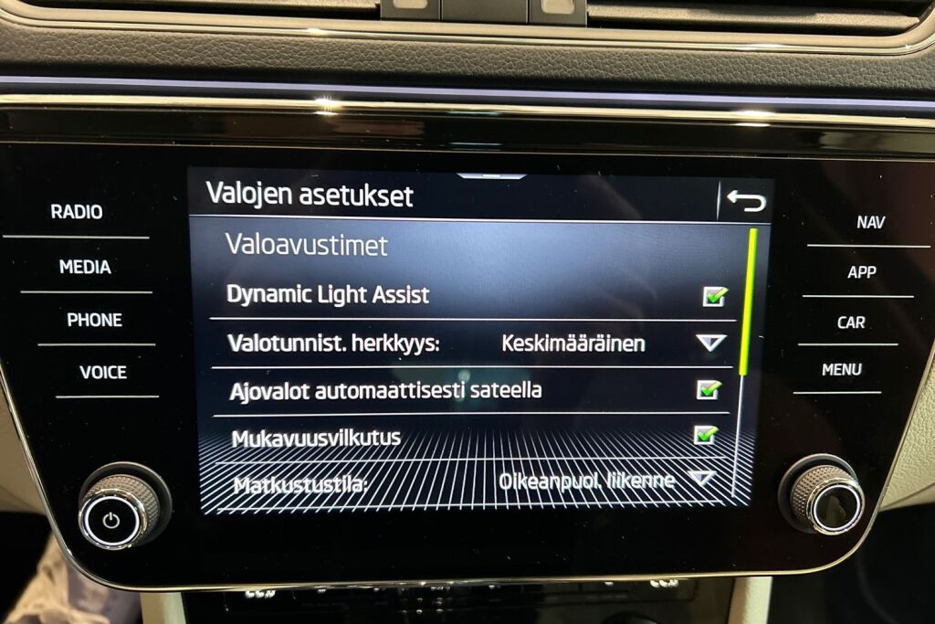 Skoda Superb 2022 Combi 2.0 TSI 190 Style DSG Autom.