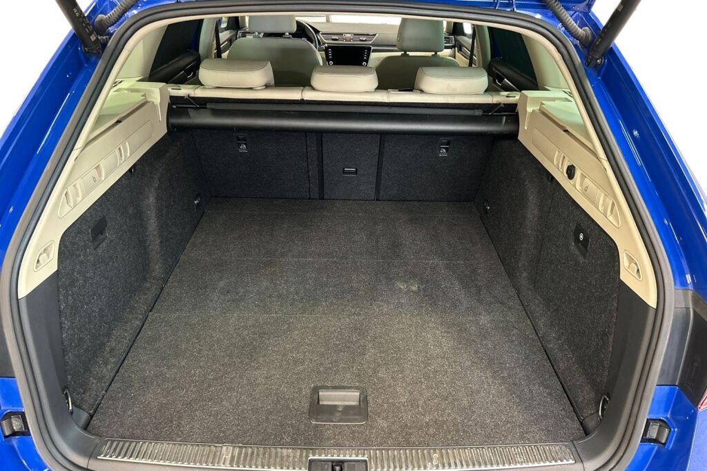 Skoda Superb 2022 Combi 2.0 TSI 190 Style DSG Autom.