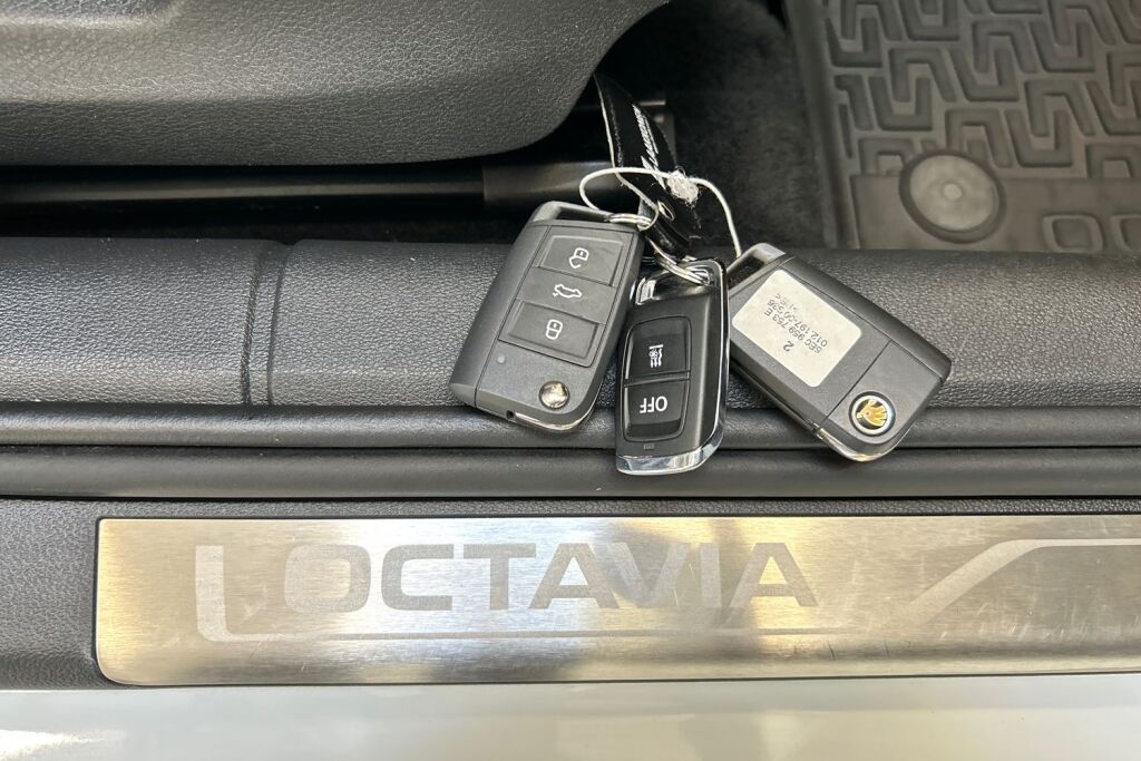 SKODA OCTAVIA 2016 Combi 1,0 TSI Style