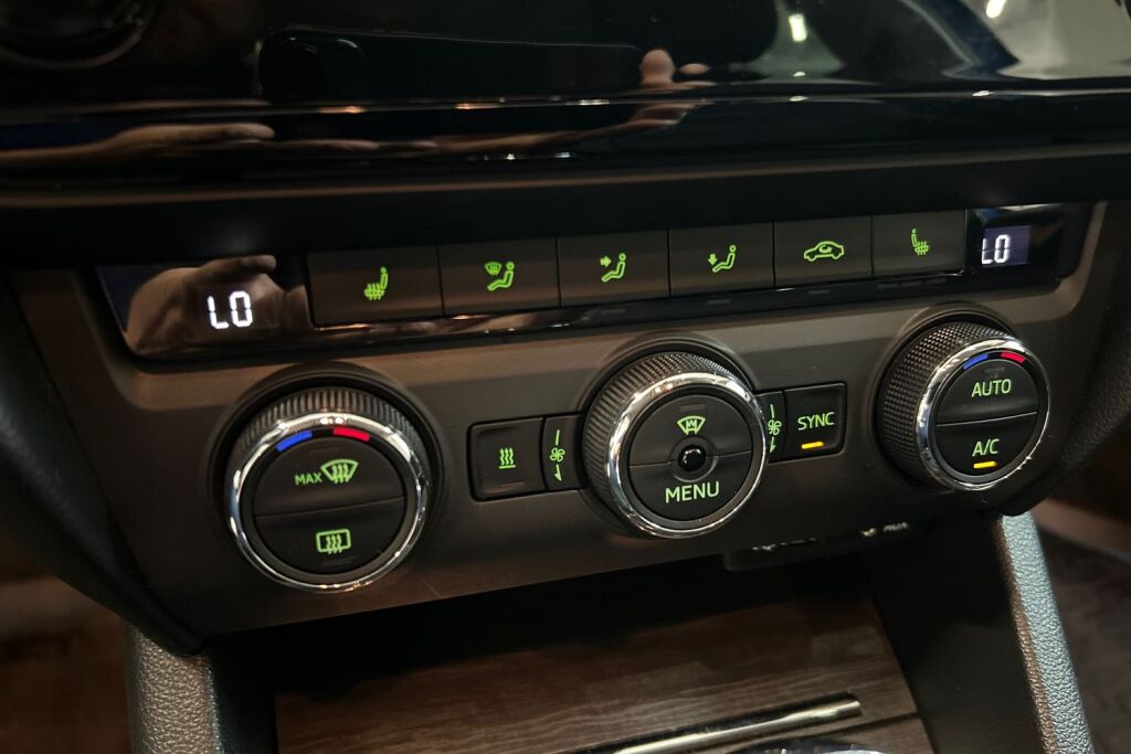 SKODA OCTAVIA 2017 Combi 2,0 TDI 184 4x4 Scout DSG Autom.