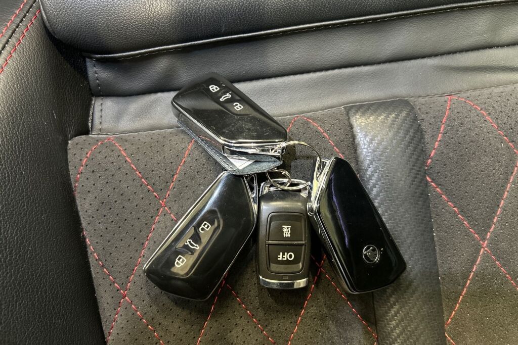 Skoda Octavia 2020 Combi 1,4 TSI PHEV RS iV DSG Autom 245 hv