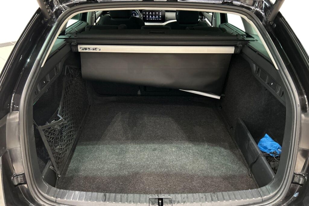 Skoda Octavia 2023 Combi 2.0 TDI 150 4x4 Style DSG Autom.