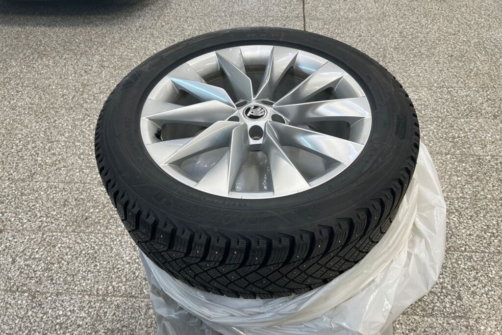 Skoda Enyaq 2023 80 iV