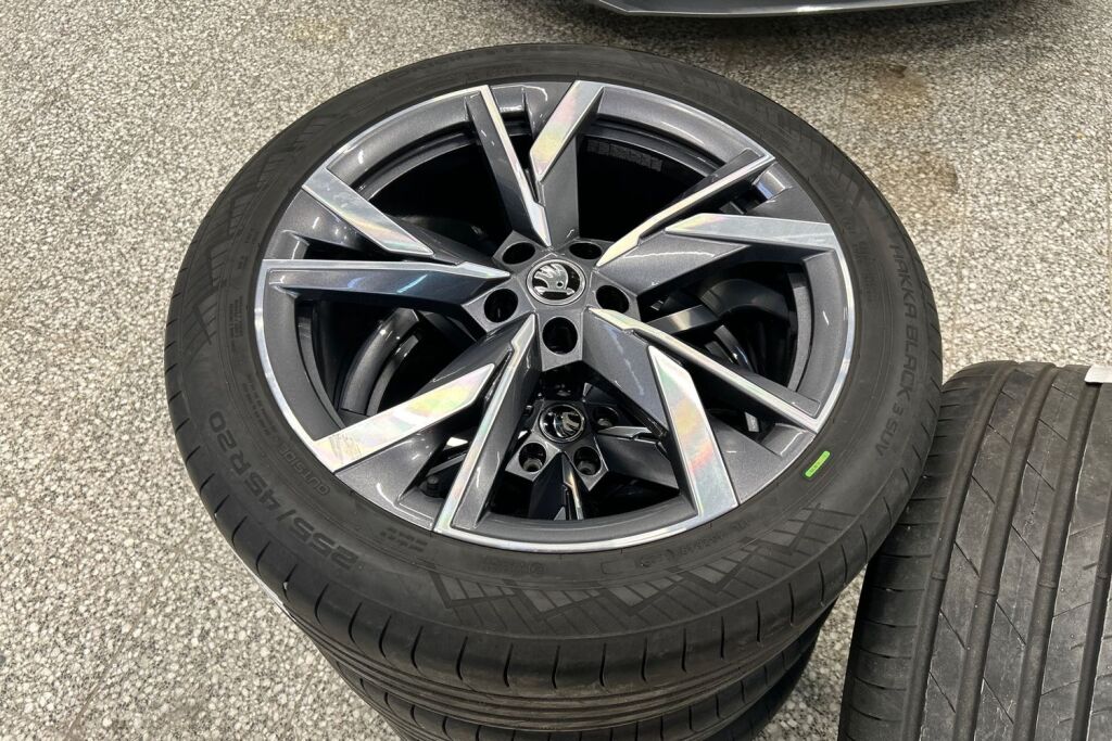 Skoda Enyaq 2023 80x 4x4 SportLine iV