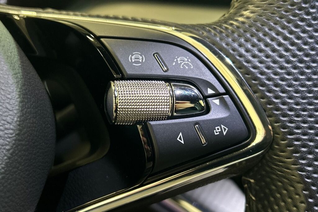 Skoda Enyaq 2023 80x 4x4 SportLine iV