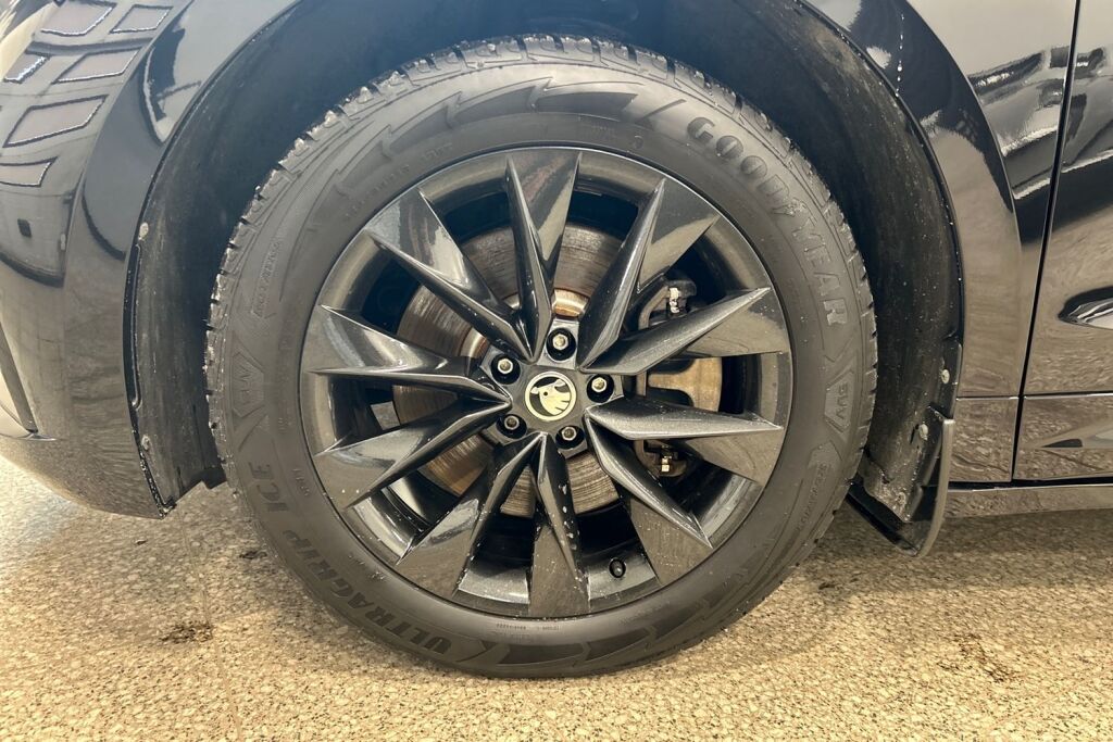 Skoda Enyaq 2023 80x 4x4 SportLine iV