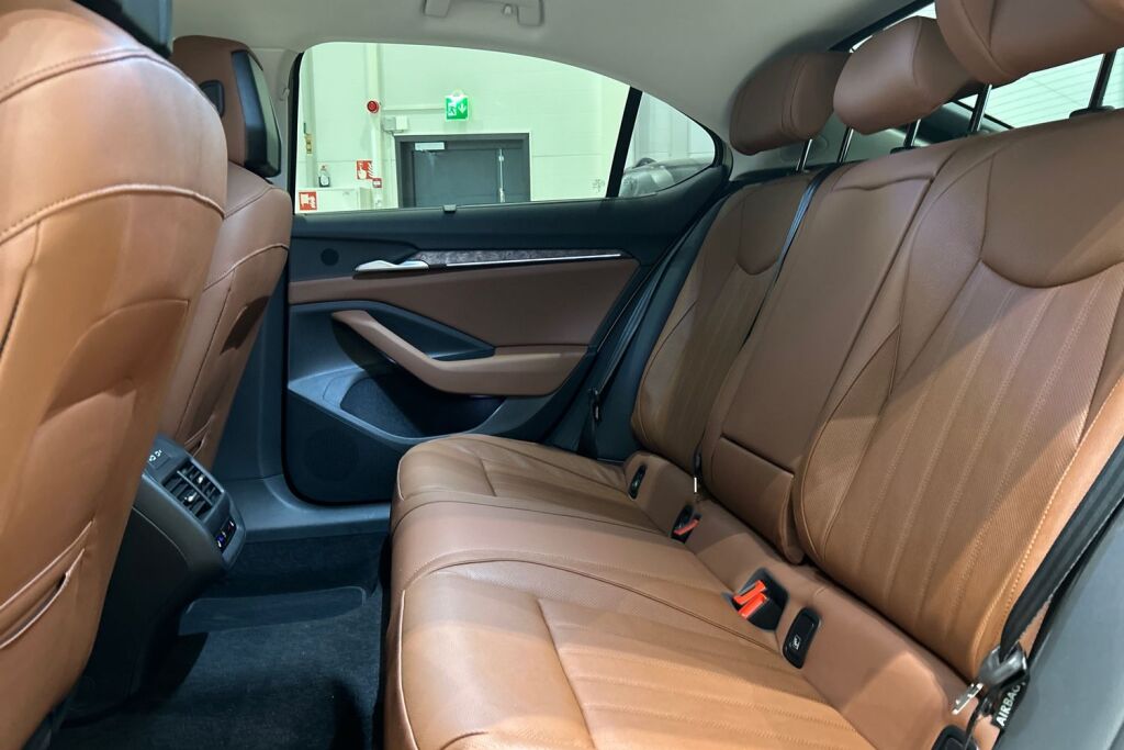 SKODA Superb 2024 2.0 TSI 265 4x4 L&K DSG Autom.