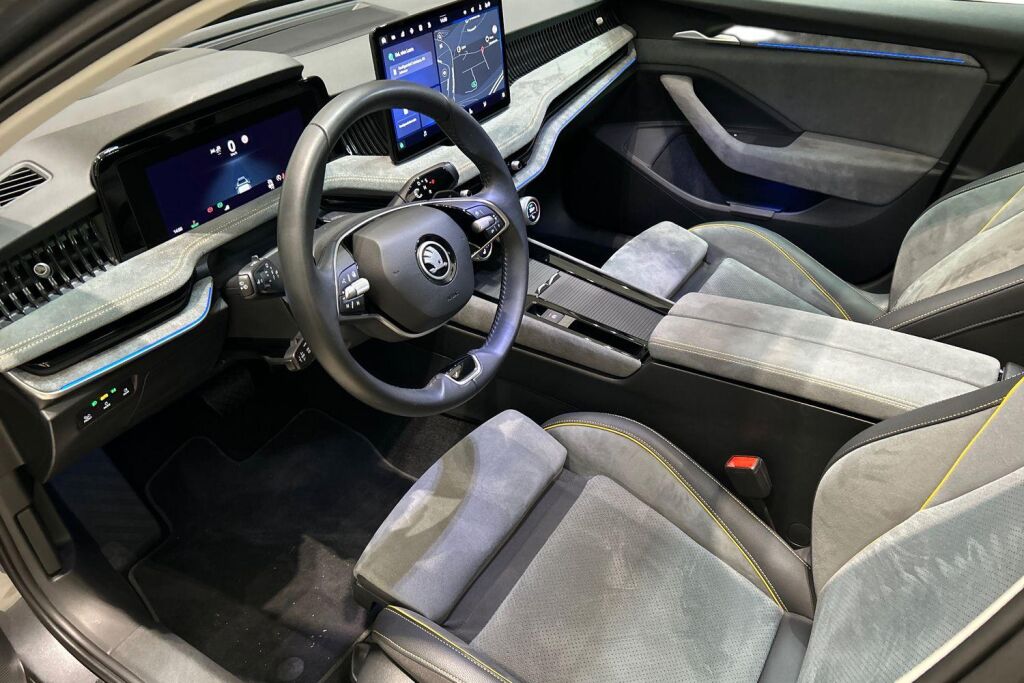 SKODA SUPERB 2024 Combi 1.5 TSI PHEV Style DSG Autom.