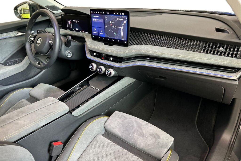 SKODA SUPERB 2024 Combi 1.5 TSI PHEV Style DSG Autom.